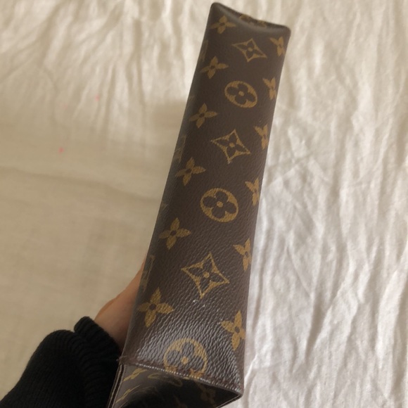 Louis Vuitton Clutch - Picture 3 of 8